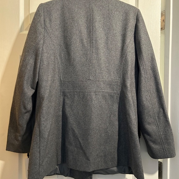 London Fog, Double Breasted, Ladies Gray Peacoat with Scarf, Large, NWT - Picture 6 of 11